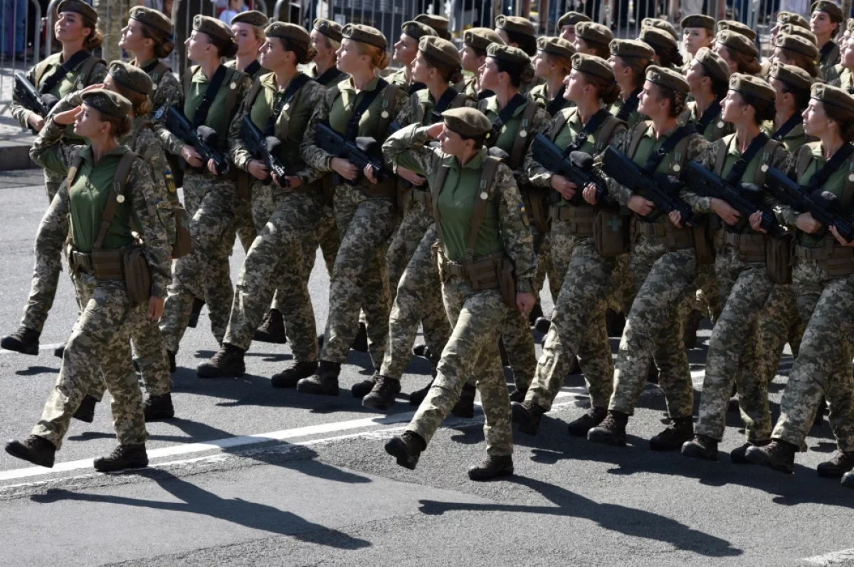 Равные «права». Зачем на Украине активно «качают» тему женской мобилизации?