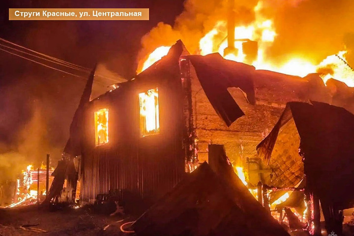Пар на паузе: пожар в в Стругах Красных не пощадил баню и жилой дом
