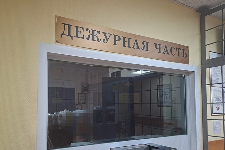 Пьяного дебошира из поезда высадили в Твери для наказания