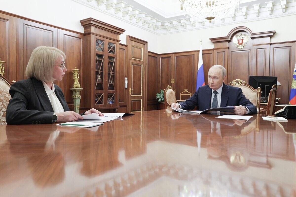 Владимир Путин обсудил с губернатором НАО вопросы помощи участникам СВО