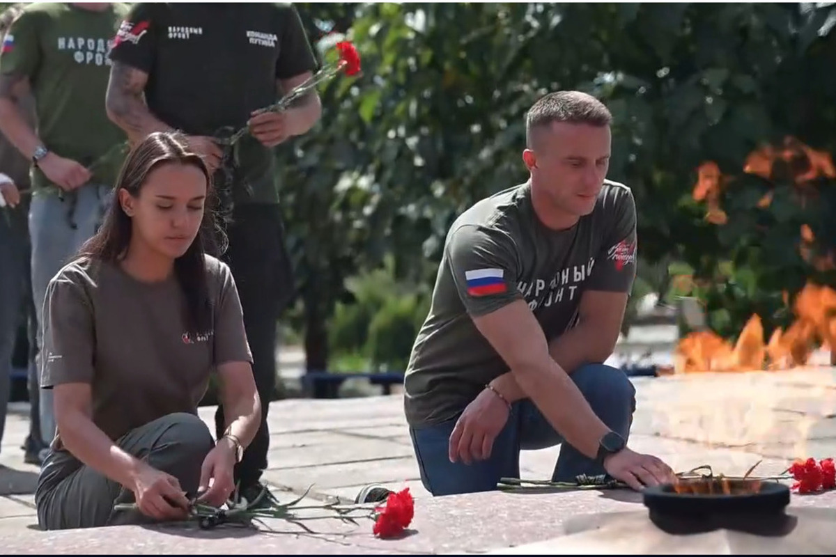 В Бердянске возложили цветы в память о волонтёрах «Чапае» и «Тюре»