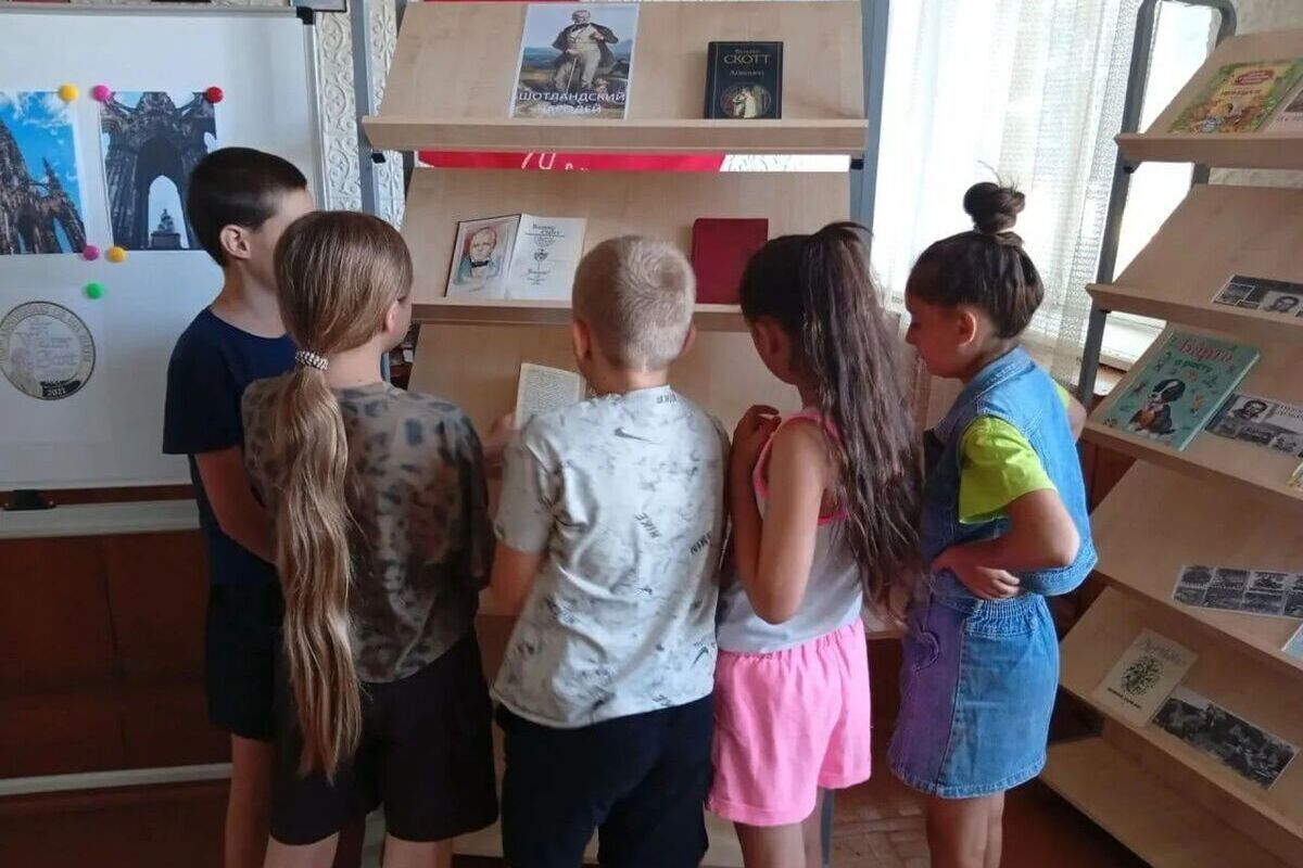 «Шотландский чародей»: Юные запорожцы познакомились с творчеством Вальтера Скотта