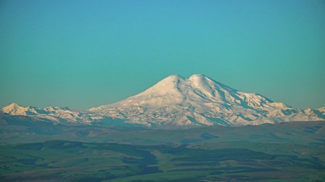 На Эльбрусе пропала группа из восьми альпинистов