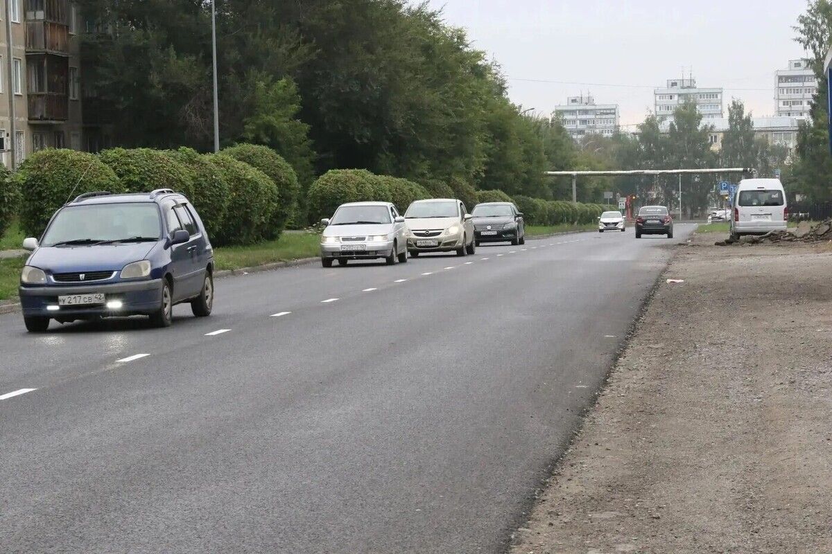 В Кемерове завершены дорожные работы на улице Сибиряков-Гвардейцев в рамках участка от улицы Терешковой до Волгоградской
