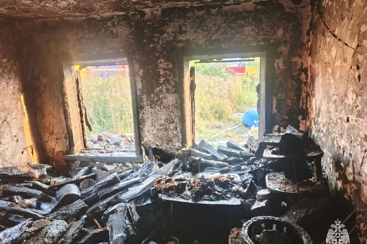 Один человек погиб при пожаре на частном подворье в Горном Алтае
