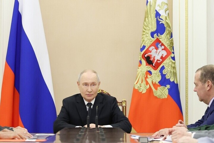 По приезде в Петербург Канье мечтает встретить Владимира Путина