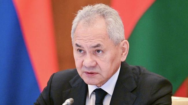 Глобальные вызовы требуют опоры на нравственные ориентиры, заявил Шойгу