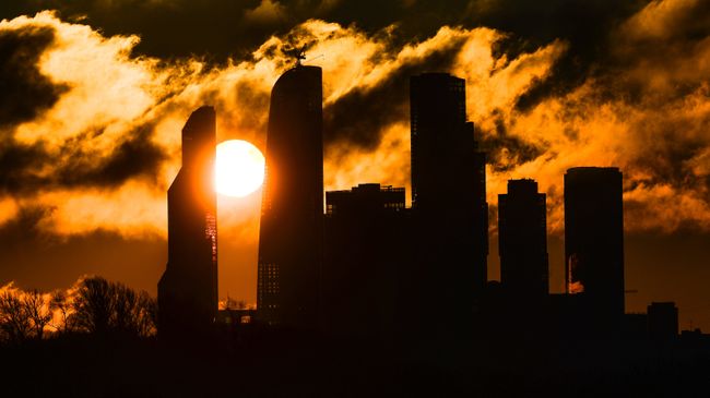 Солнце в Москве в июле светило меньше нормы, сообщила синоптик