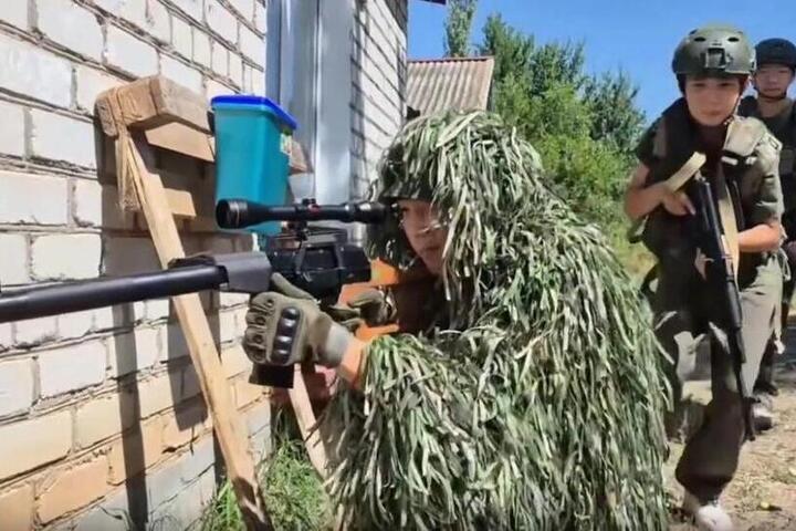 В Калмыкии завершается очередная смена «Время юных героев»