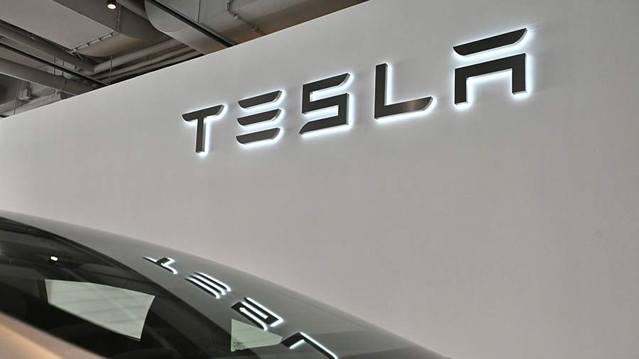 Продажи Tesla в России сокращаются третий год подряд