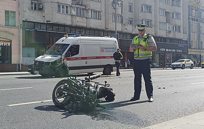 ТАСС: в ДТП со скорой в центре Москвы погиб зампред правления Генбанка Ларин