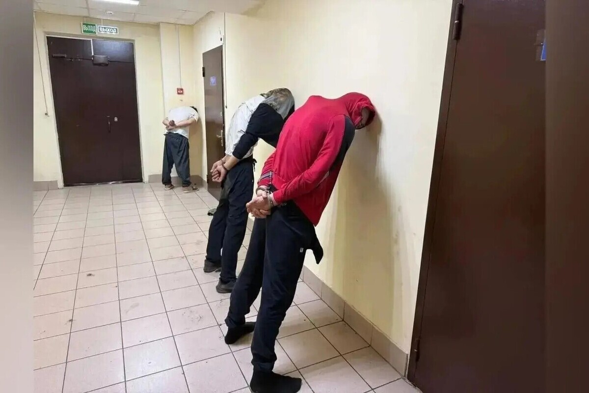 В масках из чулок: гастролёры из Дагестана обнесли рязанскую фирму