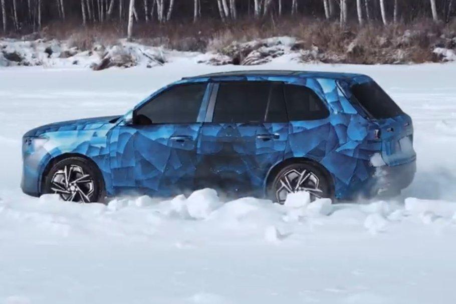 Новейший Geely Monjaro Plus с поворотными задними колёсами показал возможности при −50 °C