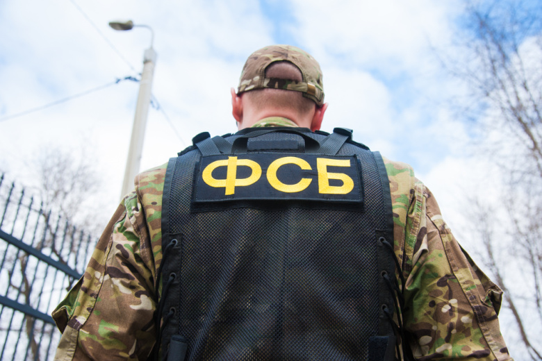 Масштабный полицейский рейд прошел рядом с военным аэродромом в Ленобласти