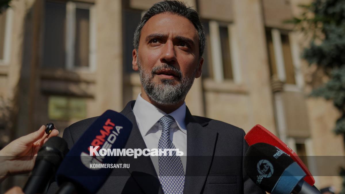 Бывший адвокат Карапетяна избран вице-спикером парламента Армении