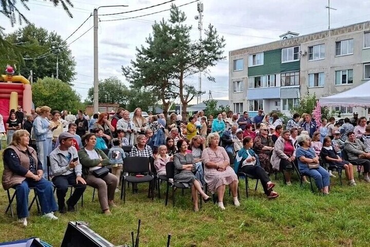 В Арнеево серпуховичи отметили День деревни и юбилей Дома культуры