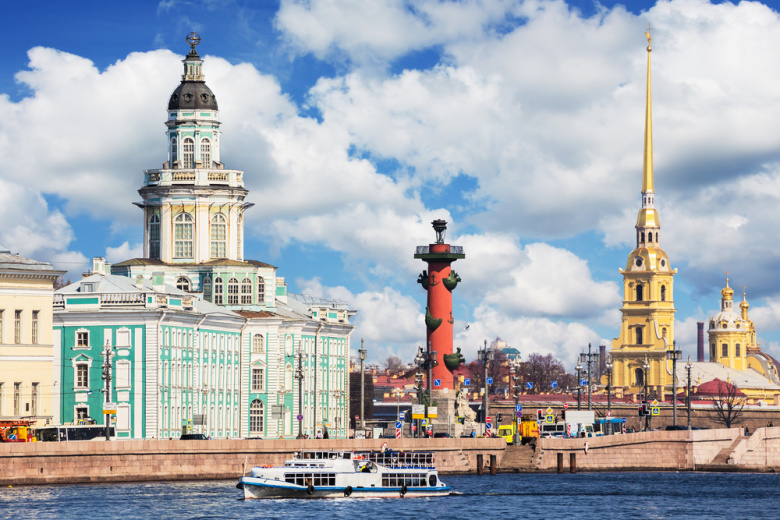 Гостиницы Петербурга подняли цены на дни концертов Уэста