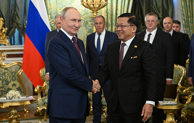Путин проводит переговоры с президентом Мьянмы