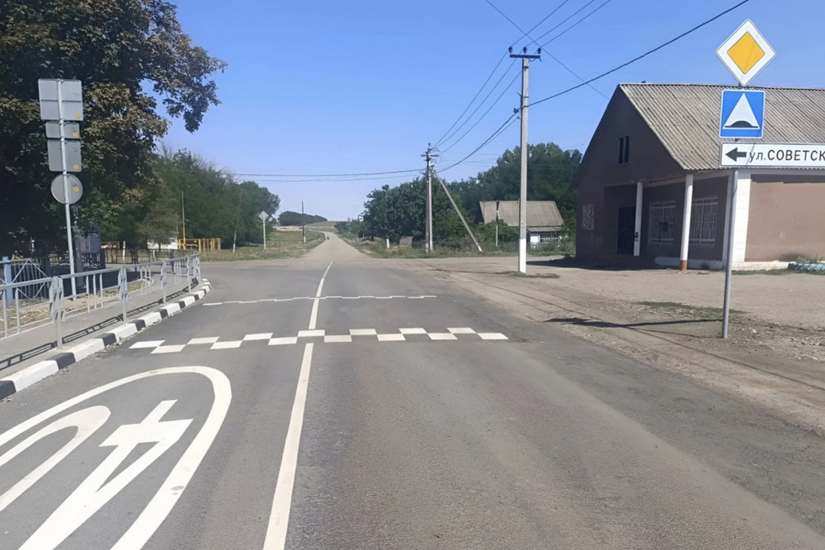В Новопокровском районе обновили дорогу между двумя поселками