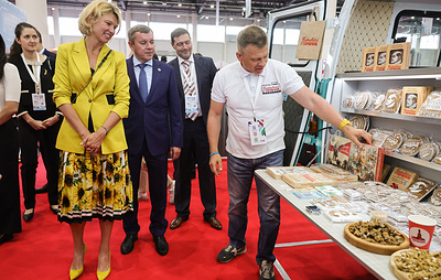 Глава Минсельхоза осмотрела выставку Russia-China Expo