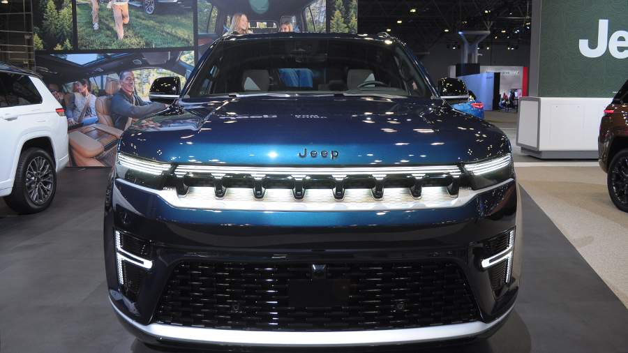 Концерн Stellantis объявил отзыв почти 1 млн авто Chrysler и Jeep