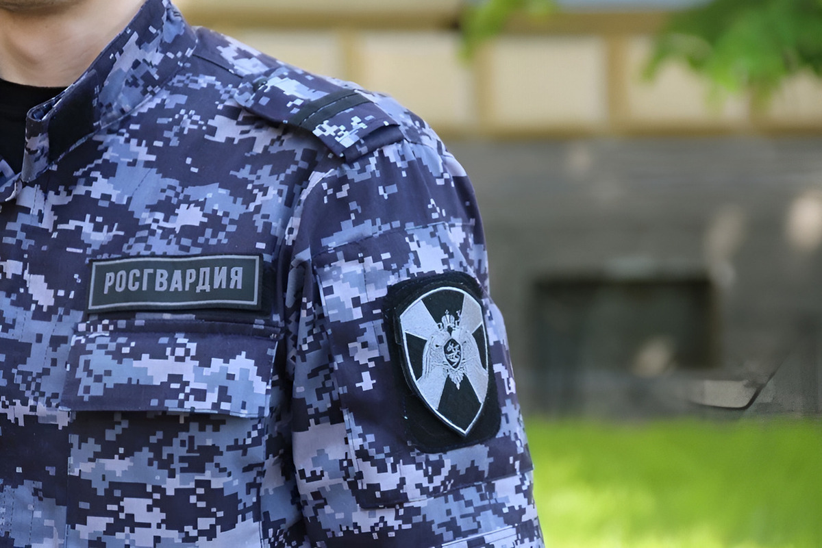 Нож, улица, прохожий: в Выборге задержали опасного рецидивиста с благоверной