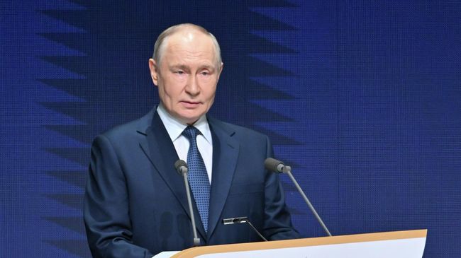 Власти стараются уделять особое внимание Дальнему Востоку, заявил Путин