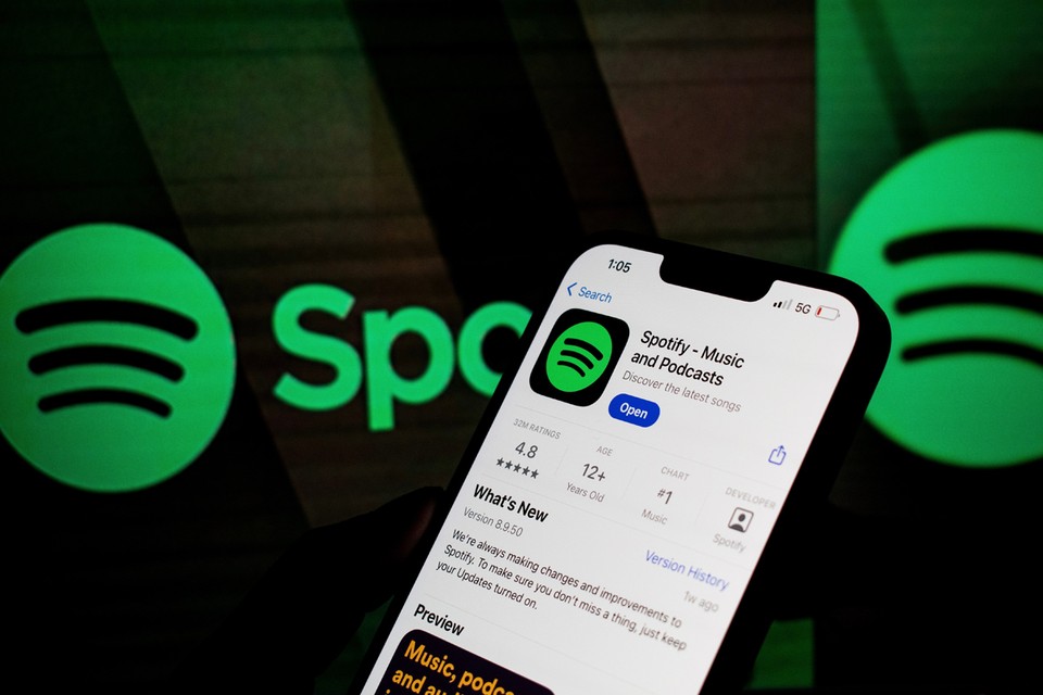 Эпоха цифрового цирка: Spotify отменил роботов, а людям всё равно