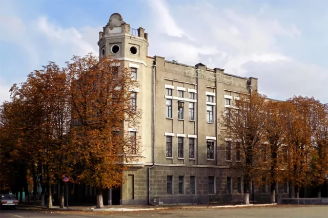 Павлоград: откуда такое название, где находится, население