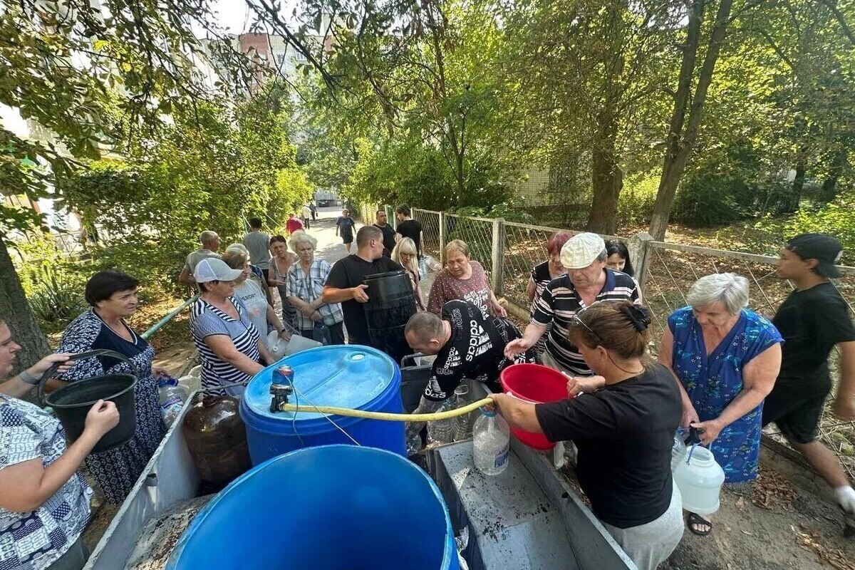 Активисты ТОС «Мечта» организовали подвоз воды для жителей микрорайона Светлово в Каховке