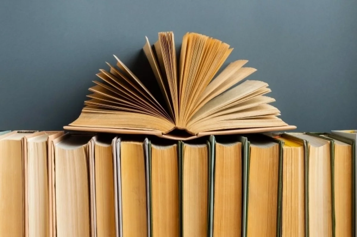 404 Media: Amazon скупает редкие книги, сканирует их для ИИ и уничтожает