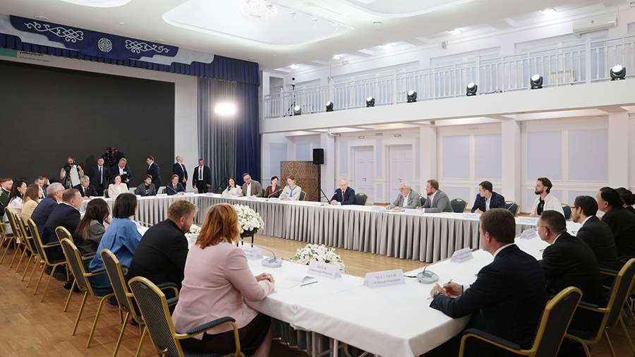 Путин проводит встречу с урбанистами в Улан-Удэ. Главное