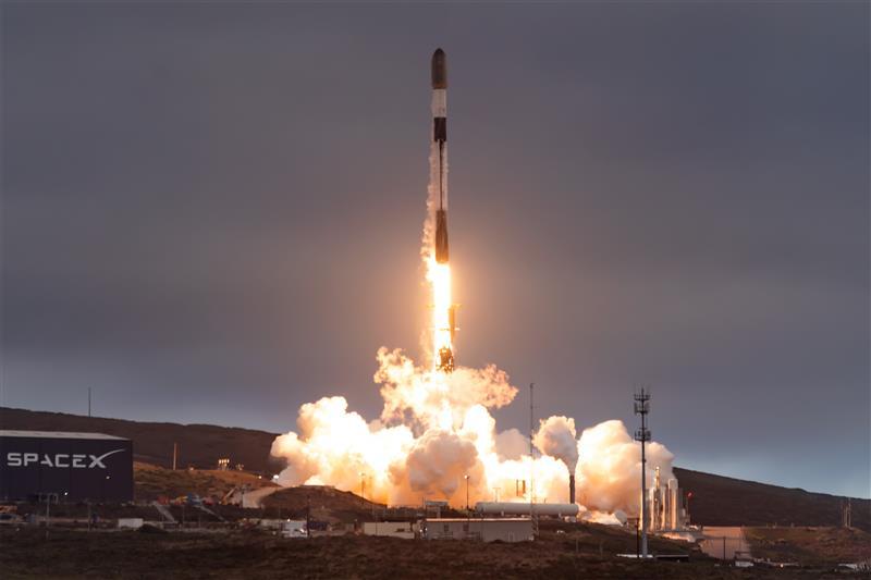 Космический конвейер Маска: SpaceX провела сотый запуск с начала 2026 года