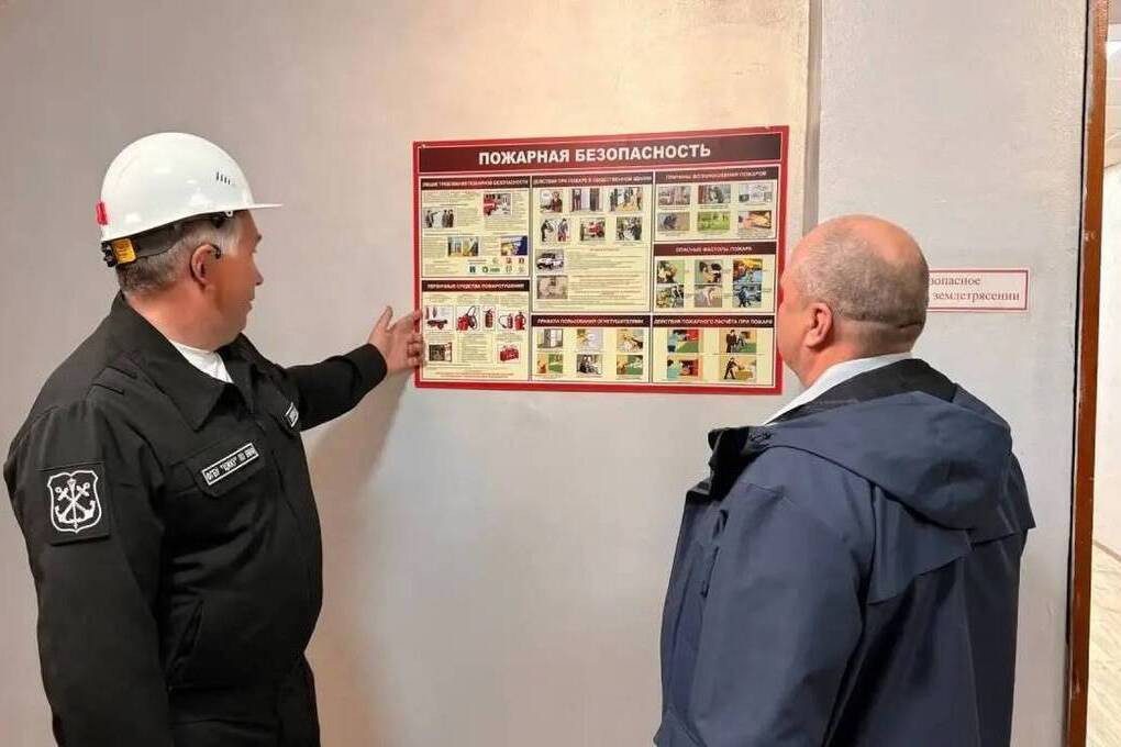 Пожарные учения прошли на объектах Минобороны в Каспийске