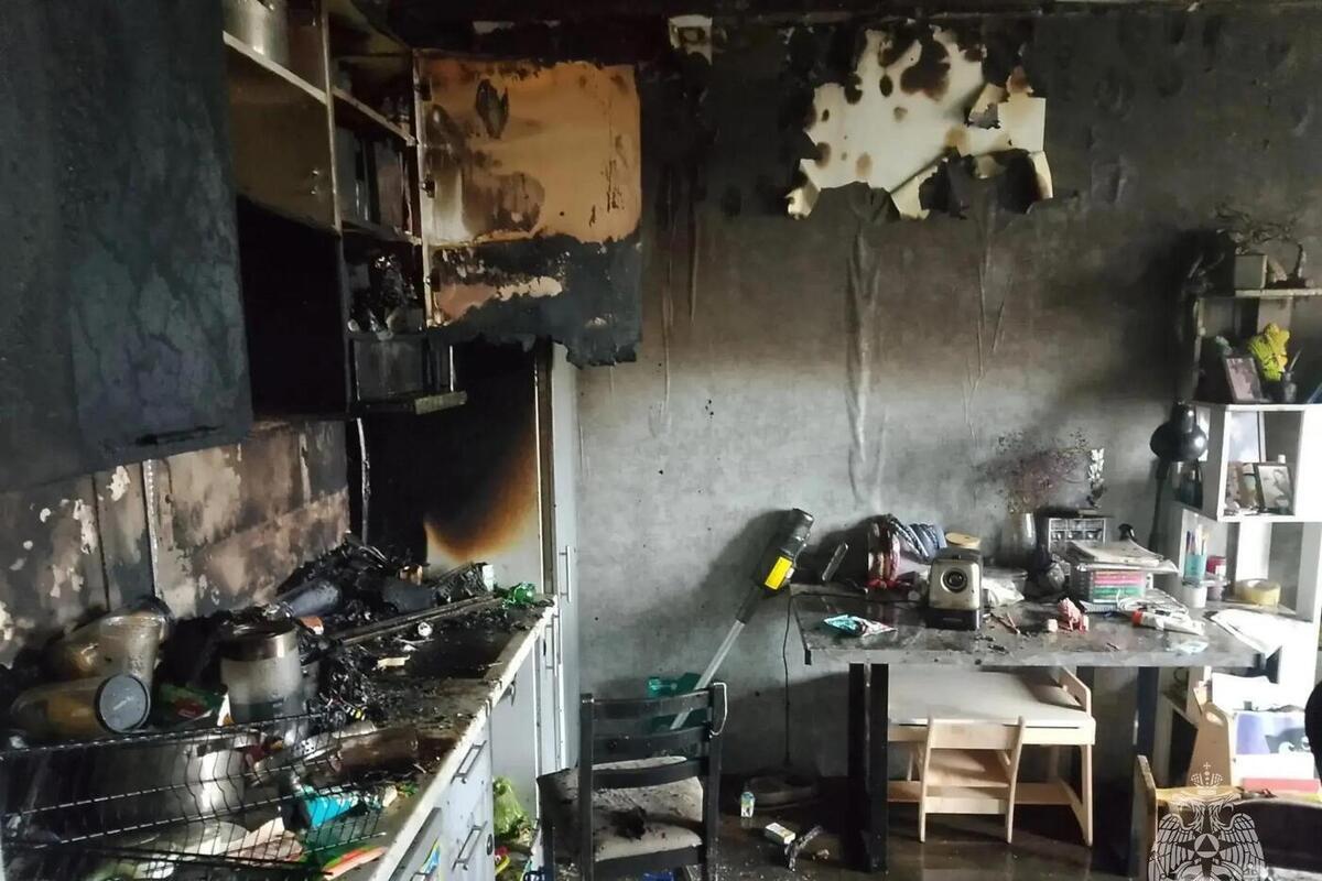 Пожар на кухне в квартире в Малом Верево разбудил и поднял на ноги весь дом