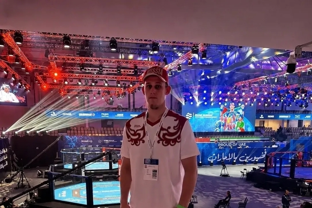 Новомосковец Александр Романов выступает на Чемпионате мира по ММА в Эмиратах