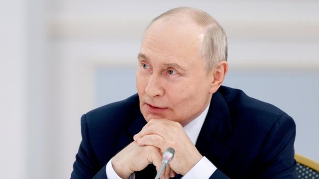 Путин собрал заседание по развитию общественного транспорта