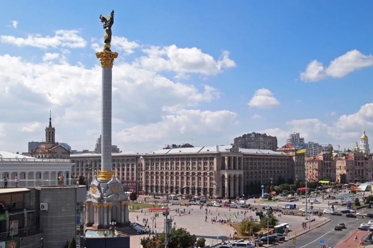 Эксперт Вакаров назвал срок президентских выборов на Украине