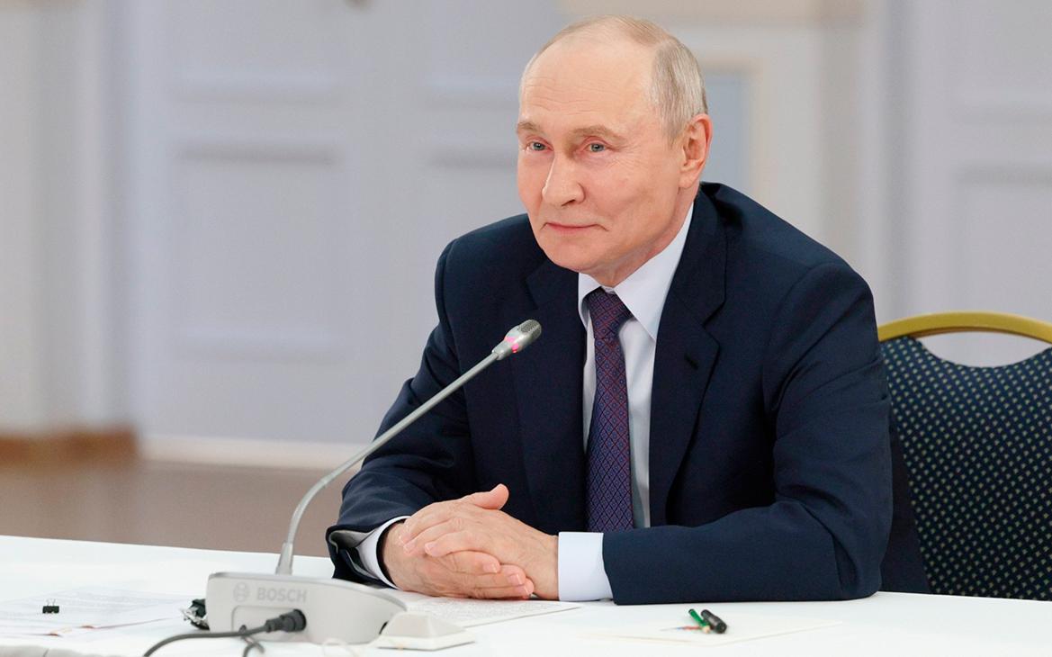 Путин сказал, что чиновников все ругают «и поделом»
