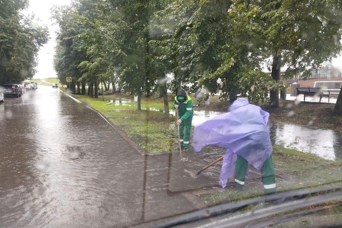 В Великом Новгороде системы ливневой канализации работают в экстремальном режиме