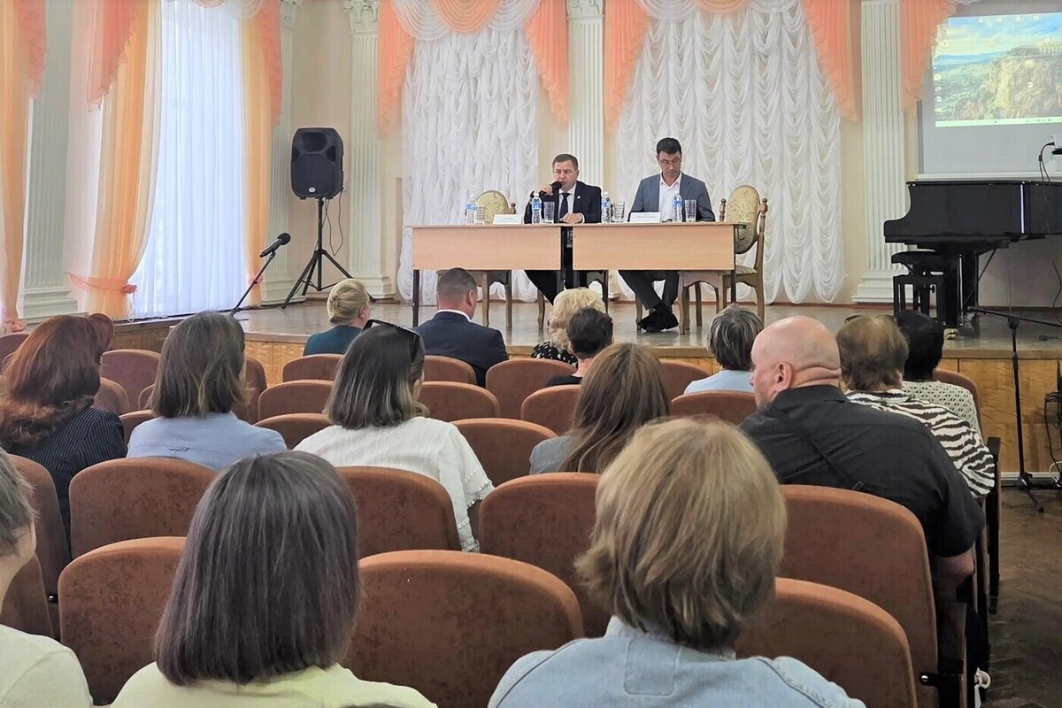 О подготовке к новому учебному году рассказал вице-премьер Правительства Чувашии Владимир Степанов