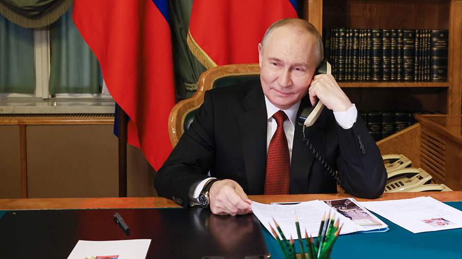 Путин провел телефонный разговор с президентом переходного периода Мали Гойтой