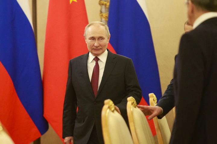 Путин поговорил по телефону с президентом переходного периода Мали