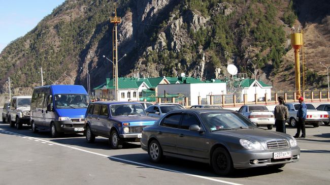 На границе России и Грузии зафиксировали рекордный пассажиропоток