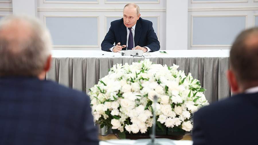 Путин принял участие в заседании президиума Госсовета по развитию общественного транспорта. Главное