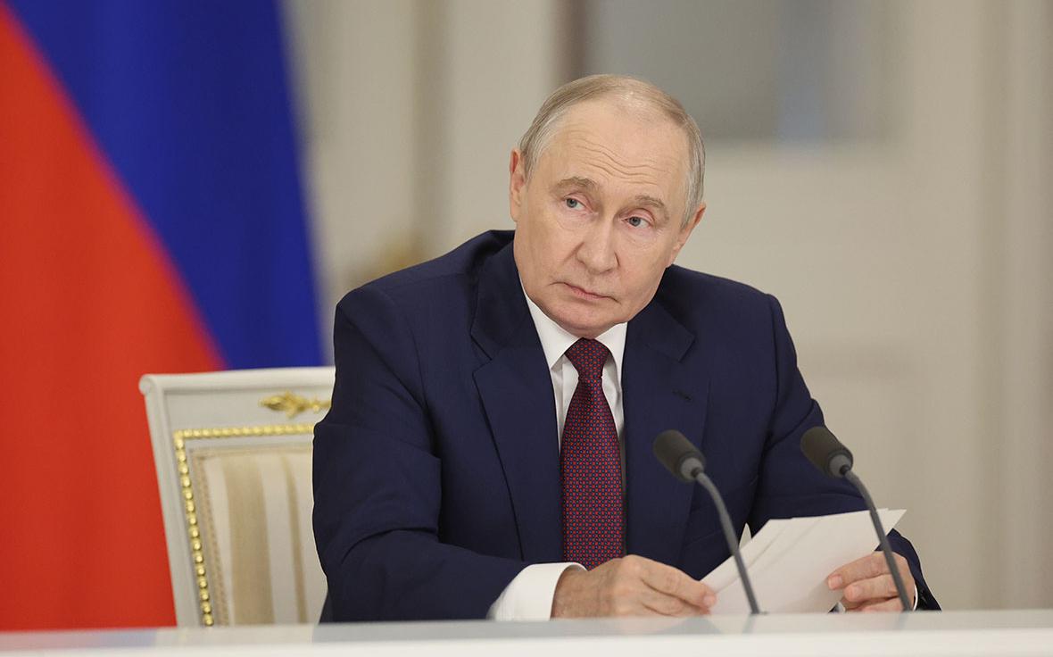 Путин поручил помочь в восстановлении поврежденных складов