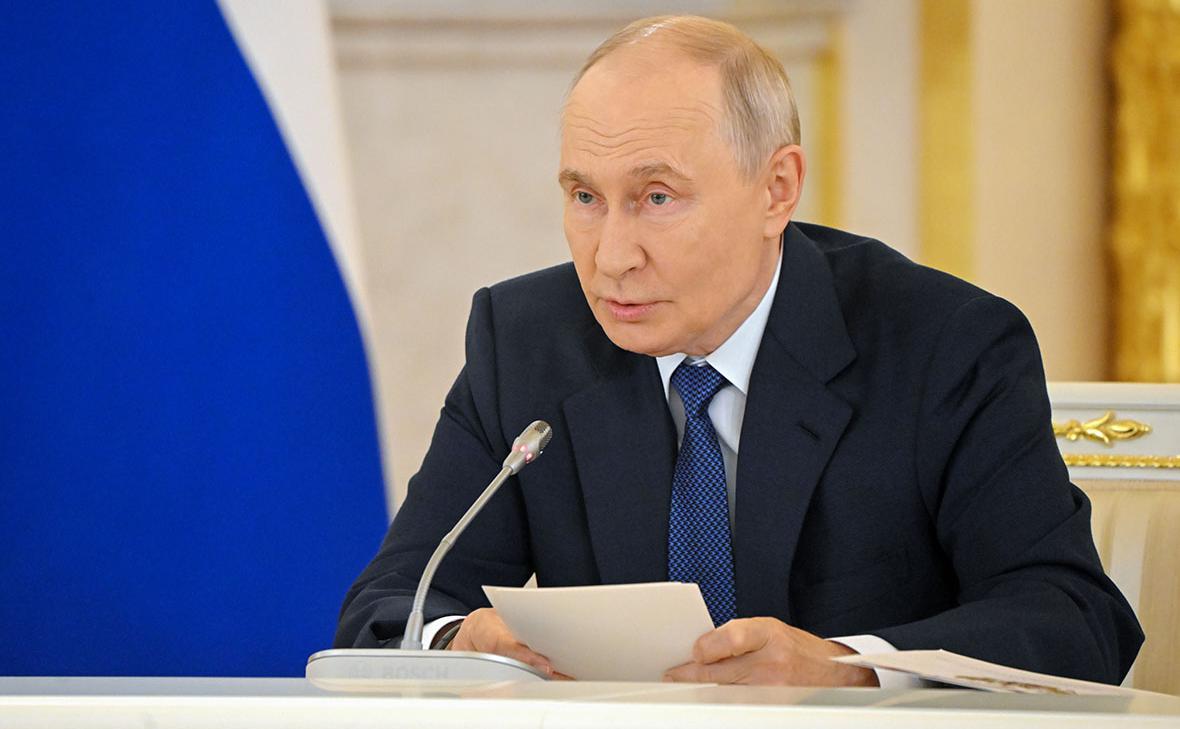 Путин поручил помочь бюджетам регионов на 100 млрд руб.