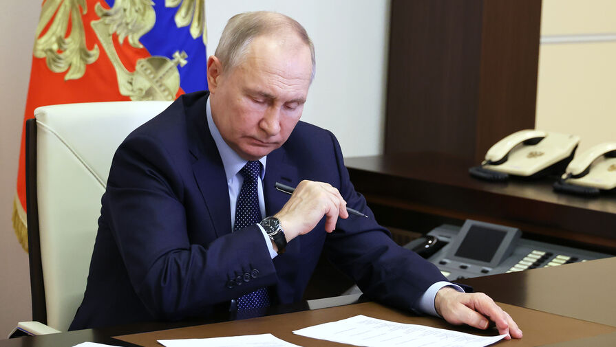 Путин заявил чиновникам, что россияне должны чувствовать изменения к лучшему