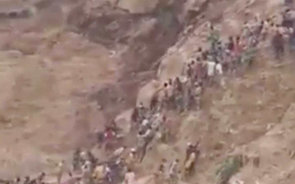 Обвал на золотом руднике в ЦАР, где погибли более 30 человек. Видео