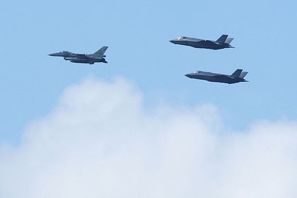 Польша экстренно подняла в воздух военную авиацию из-за России